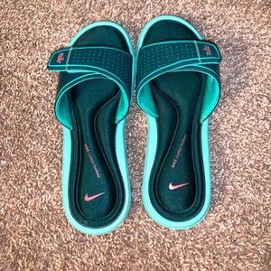 💚💙 TEAL NIKE SLIDES 💙💚